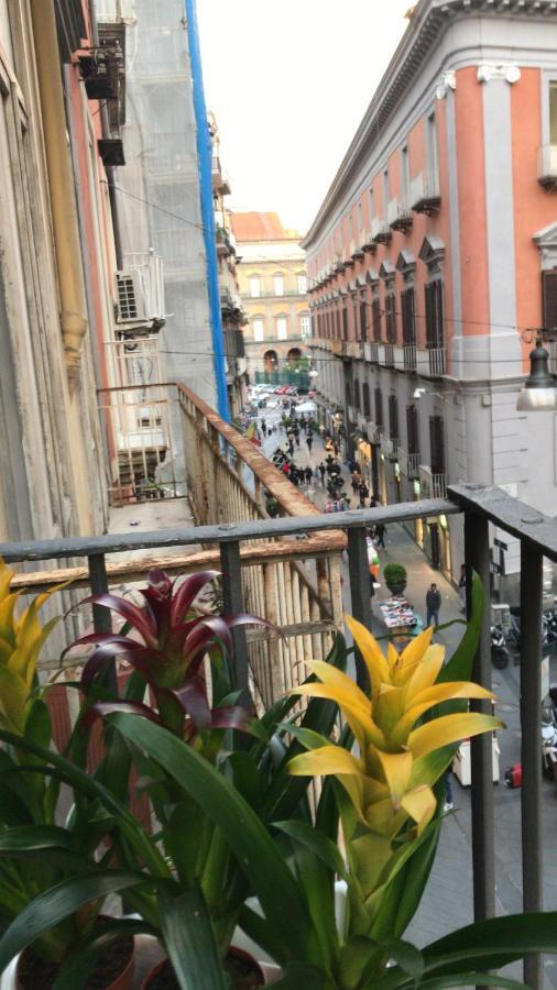 Base Napoli Plebiscito Panzió Kültér fotó