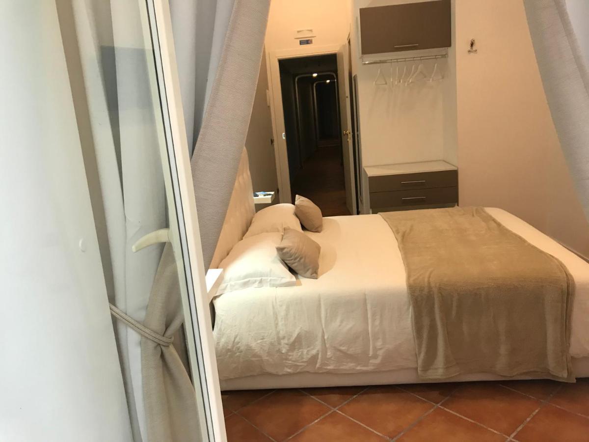 Base Napoli Plebiscito Panzió Kültér fotó