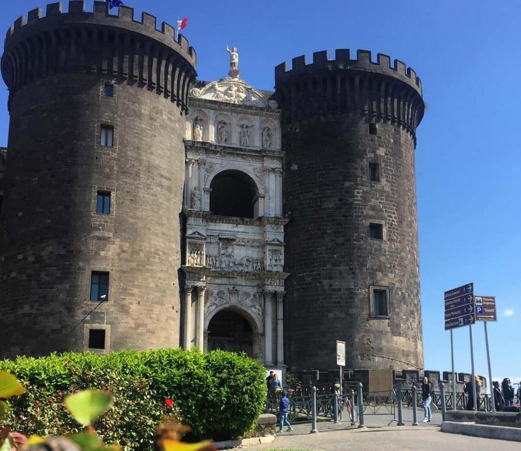 Base Napoli Plebiscito Panzió Kültér fotó