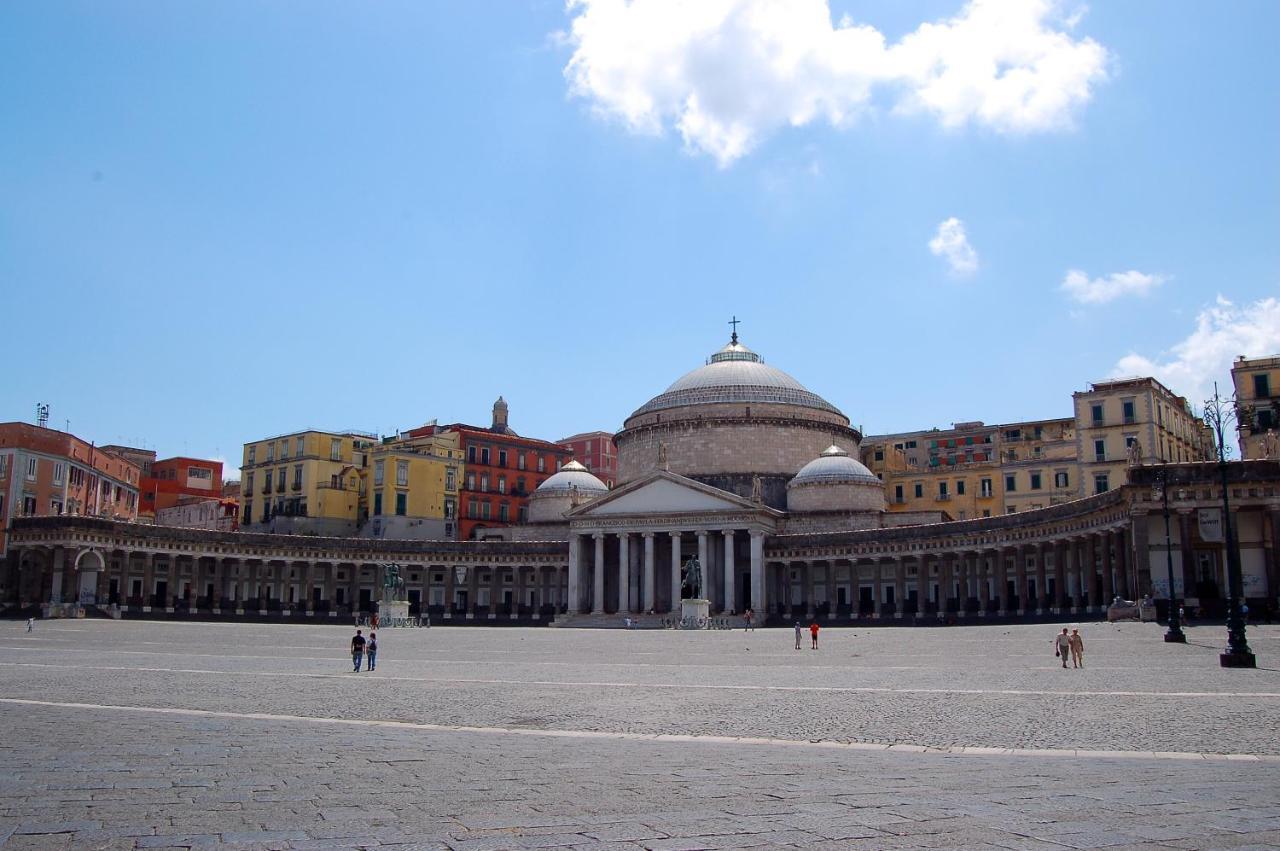 Base Napoli Plebiscito Panzió Kültér fotó
